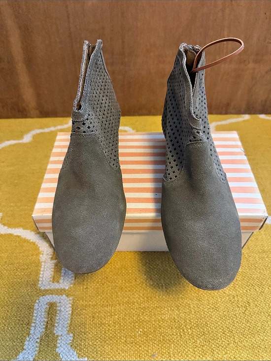 Shoes - Gray Perforated Ankle Booties Like New